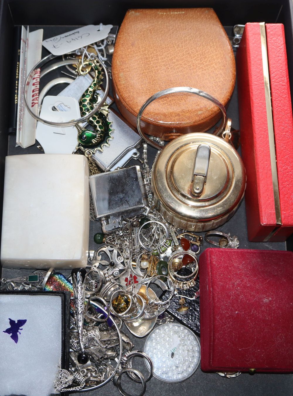 A quantity of assorted jewellery including, costume, 925 and other white metal and other items